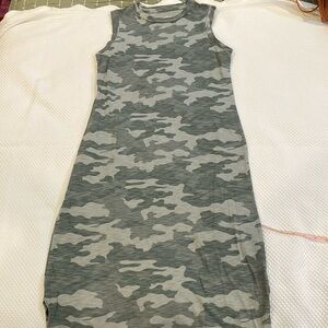 Universal threads. Size S. Camo cotton dress.